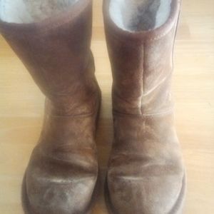 Women's Uggs size 6